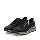 Schwarze Rieker Damen Sneaker Low N9501-00 mit Reißverschluss sowie Extraweite H. Schuhpaar seitlich schräg.