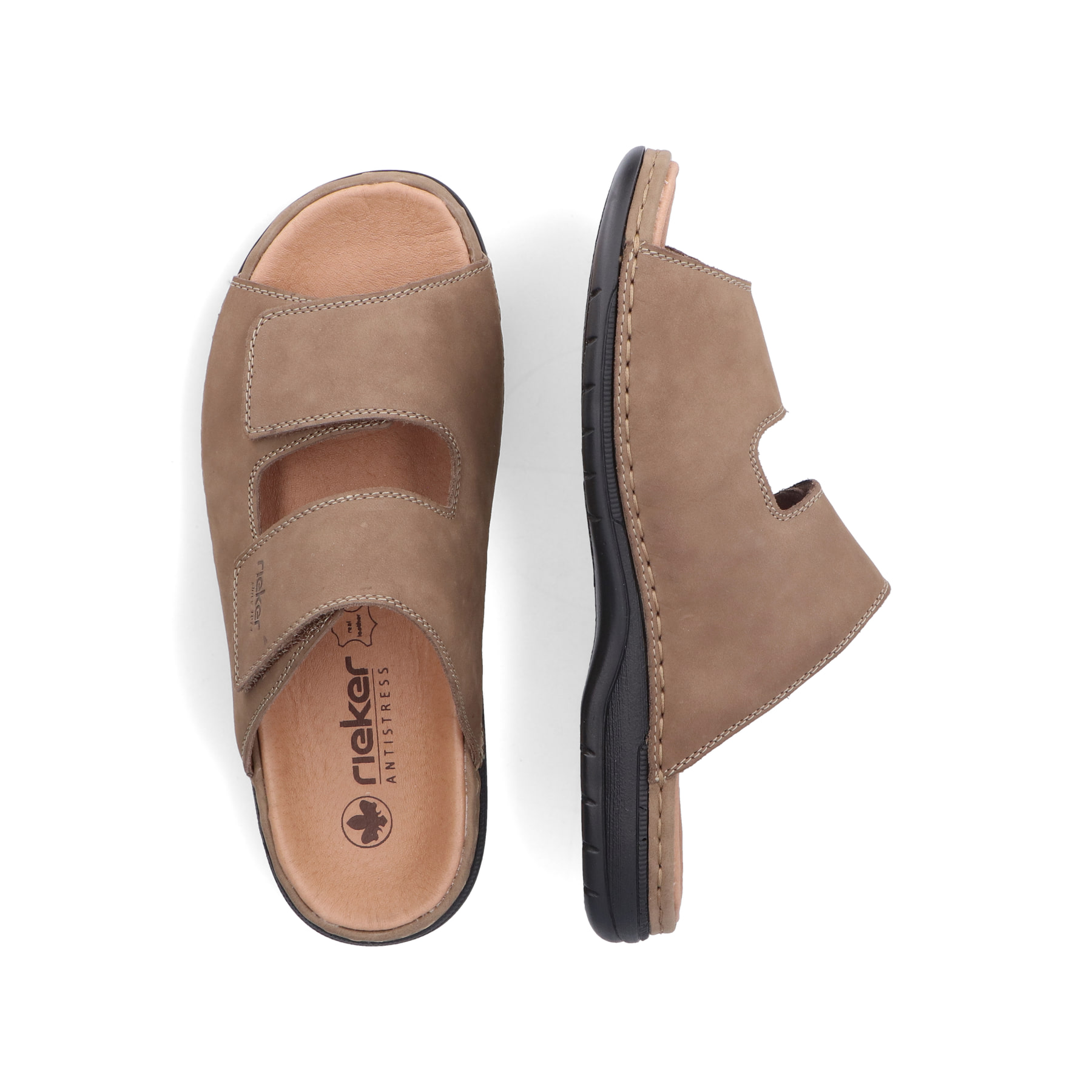 Champagnerfarbene Rieker Herren Pantoletten 25594-25 mit einem Klettverschluss. Schuh von oben, liegend.