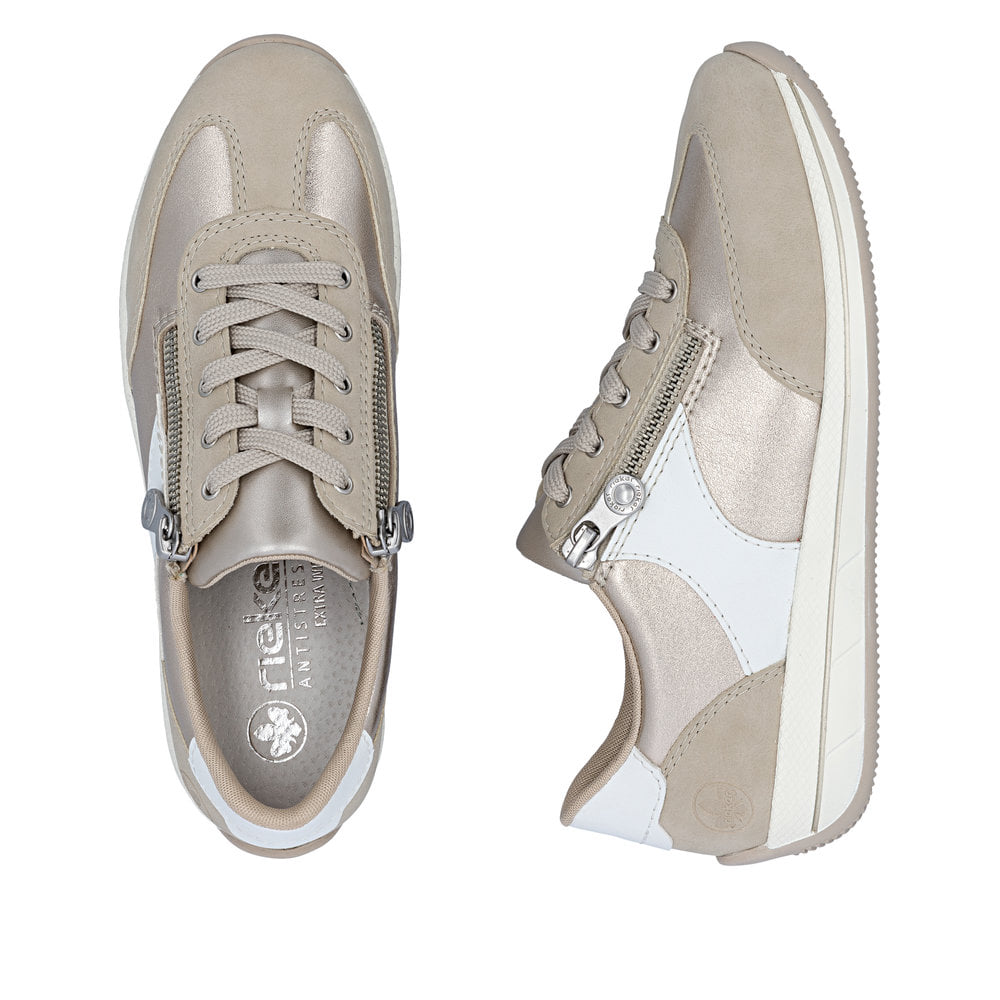 Beigeweiße Rieker Damen Schnürschuhe N1103-90 mit metallischem Finish. Schuh von oben, liegend.