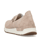 Zartrosane vegane Rieker Damen Loafer 58955-31 mit einem Elastikeinsatz. Schuh von hinten.