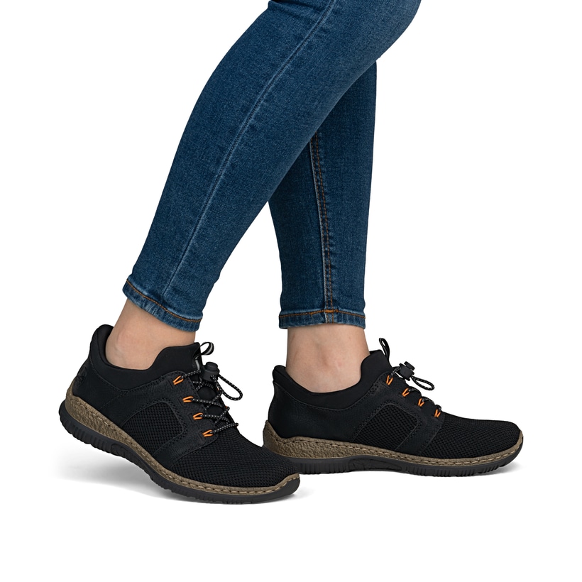 Mocassins Rieker noirs pour femme N32G4-00 avec fonction easy in Ready2GO. Chaussure au pied.