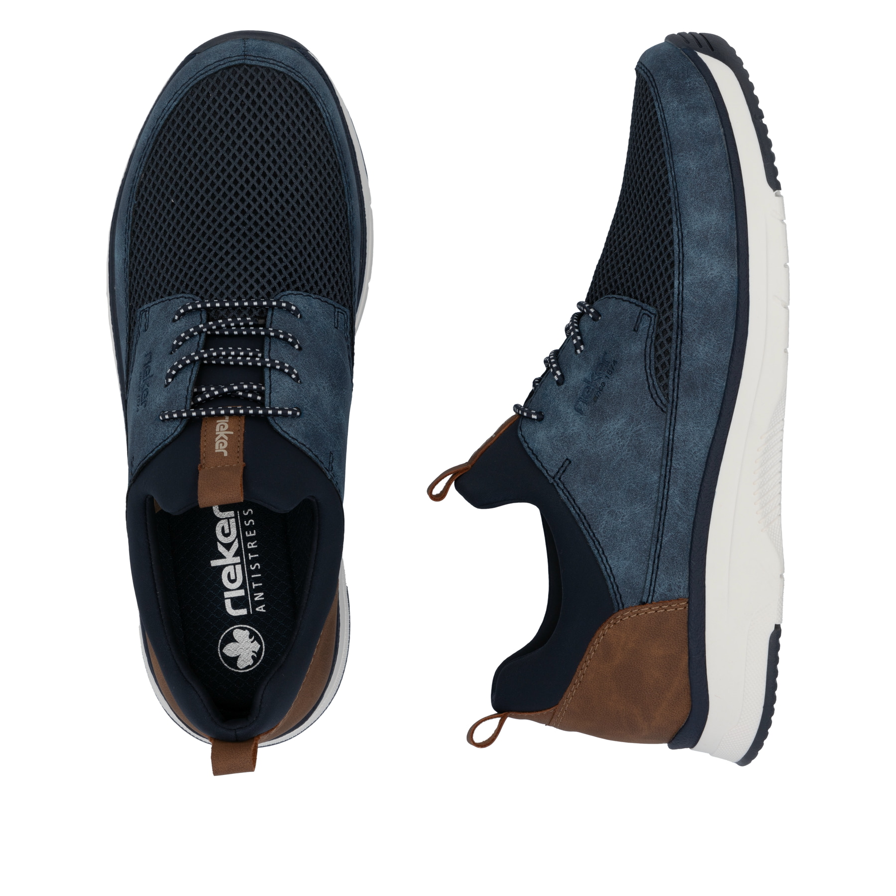 Blaue Rieker Herren Slipper 19550-14 mit einem Gummizug sowie Komfortweite G 1/2. Schuh von oben, liegend.