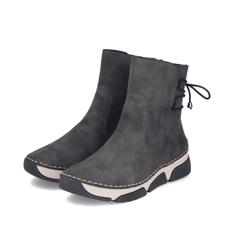 Dunkelgraue Rieker Damen Kurzstiefel 45990-45 mit einem Reißverschluss. Schuhpaar seitlich schräg.