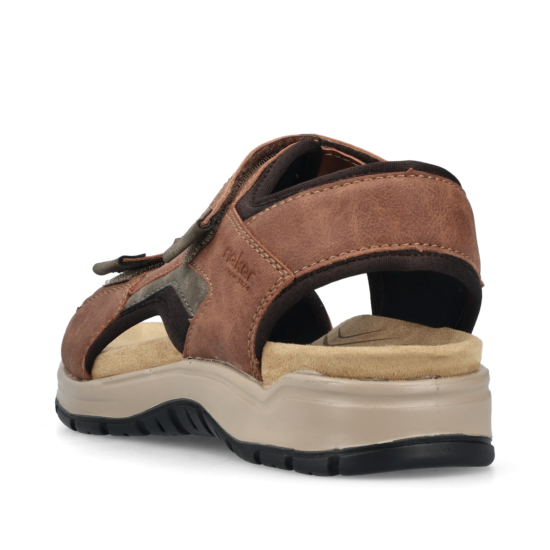 Braune Rieker Herren Trekkingsandalen 26952-24 mit einem Klettverschluss. Schuh von hinten.