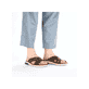 Braune Rieker Herren Pantoletten 25252-25 mit der Komfortweite G 1/2. Schuh am Fuß.