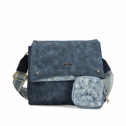 Rieker Damen Rucksack H1607-60 in Hellbeige aus Textil mit Reißverschluss. Rucksack getragen Knie.