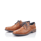 Karamellbraune Rieker Herren Schnürschuhe 13500-25 mit der Komfortweite G 1/2. Schuhpaar seitlich schräg.