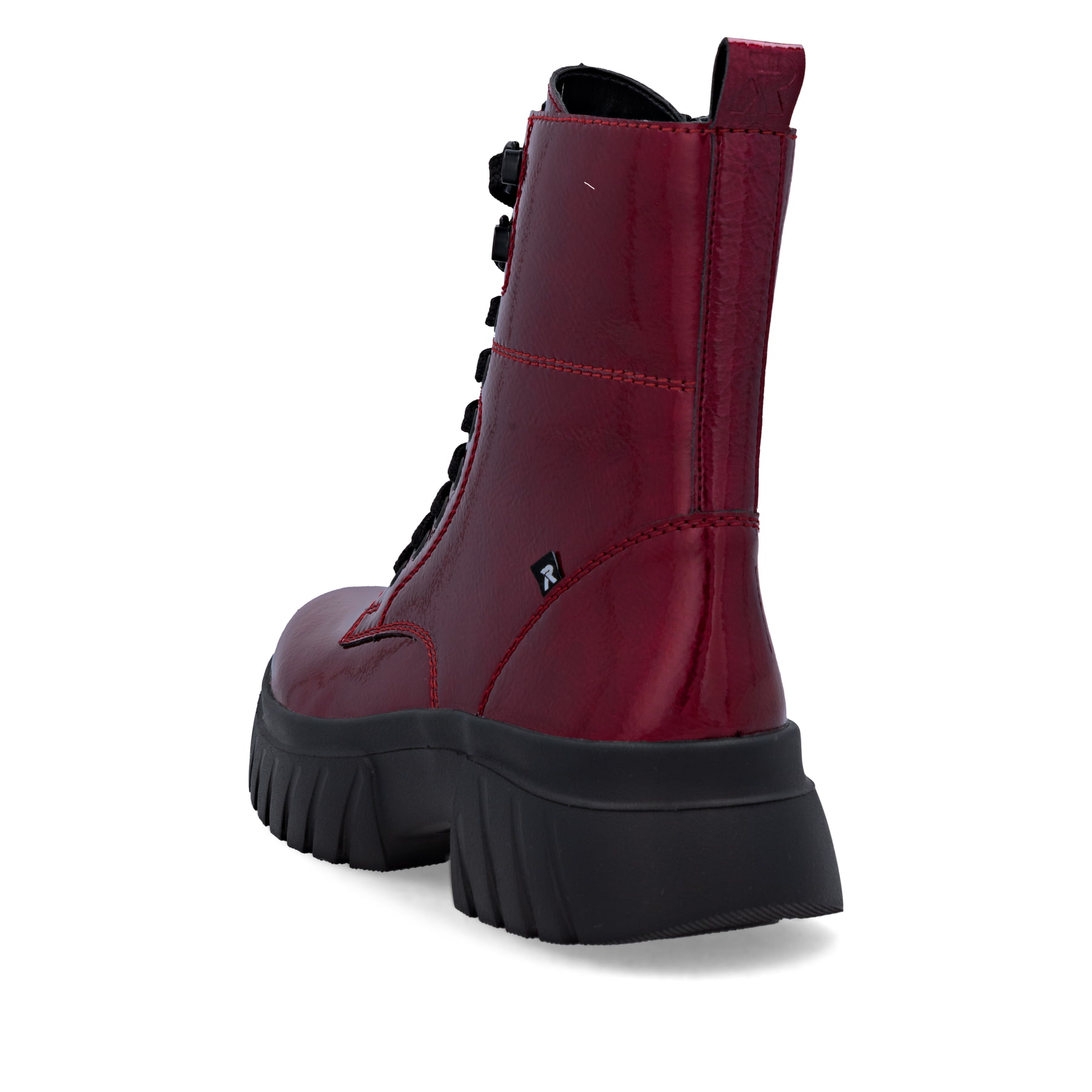 Kirschfarbene Rieker Damen Schnürstiefel W1870-35 aus Lackleder. Schuh von hinten.