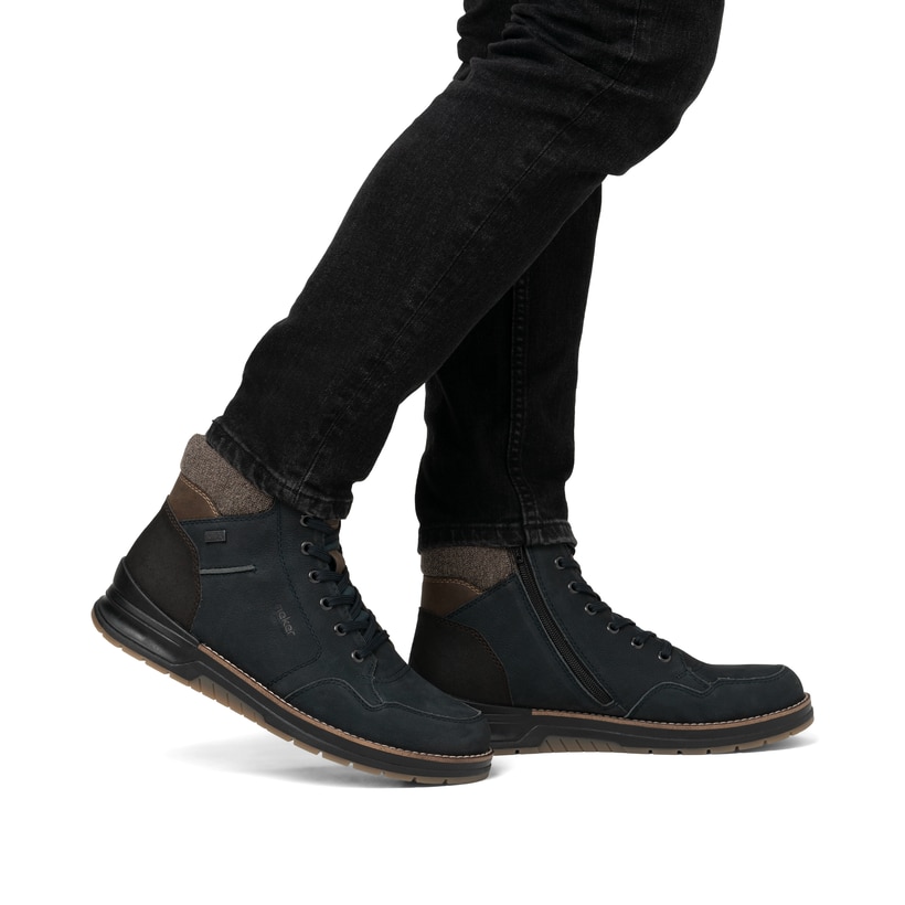 Bottes à lacets Rieker bleues pour homme 32344-14 avec membrane RiekerTEX. Chaussure au pied.
