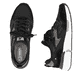 Schwarze Rieker Herren Slipper U1403-00 mit einem Gummizug sowie flexibler Sohle. Schuh von oben, liegend.