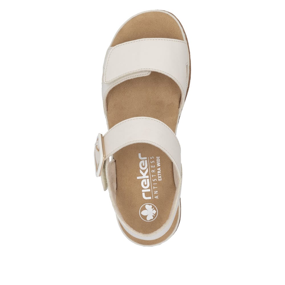 Beige Rieker Keilsandaletten 62760-60 mit trendiger Schnalle. Schuh von oben.