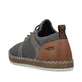 Graue Rieker Herren Slipper B5252-45 mit einem Gummizug sowie Komfortweite G 1/2. Schuh von hinten.