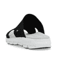 Schwarze waschbare Rieker Damen Pantoletten V8451-00 mit einem Gummizug. Schuh von hinten.
