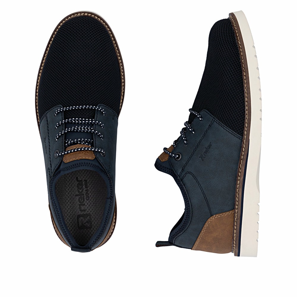 Blaue Rieker Herren Slipper 04550-14 mit einem Gummizug sowie der Extraweite H. Schuh von oben, liegend.