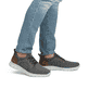 Graue Rieker Herren Slipper B7796-42 mit einem Gummizug sowie Komfortweite G 1/2. Schuh am Fuß.