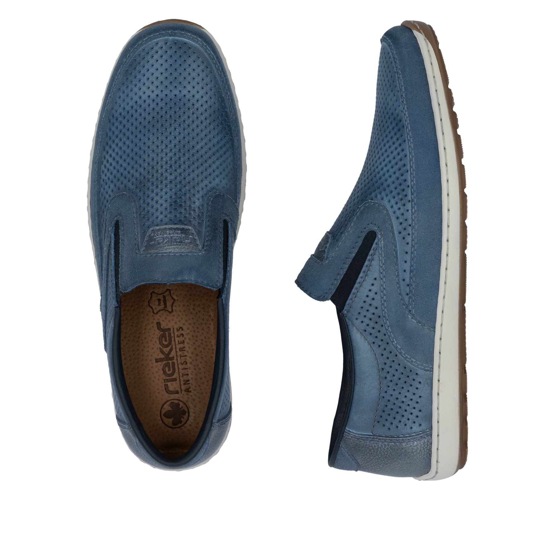 Blaue Rieker Herren Slipper 08858-12 mit einem Gummizug sowie Komfortweite G 1/2. Schuh von oben, liegend.