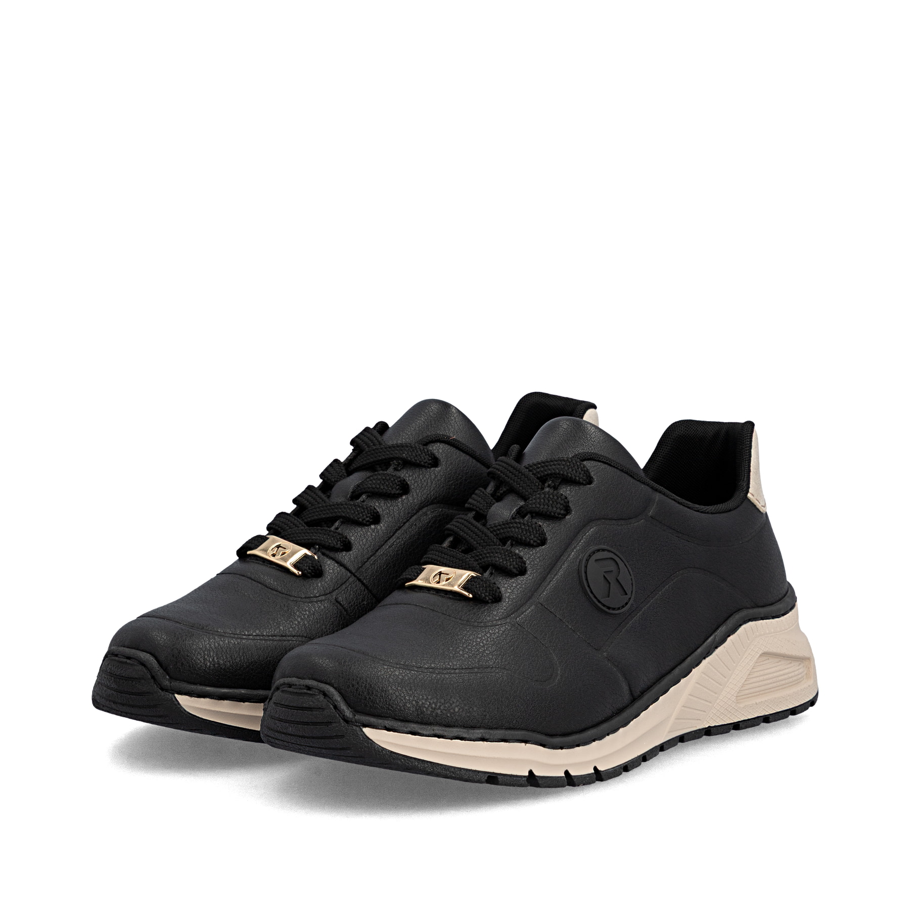 Schwarze Rieker Damen Sneaker Low M4903-03 aus Glattleder mit einer Schnürung. Schuhpaar seitlich schräg.