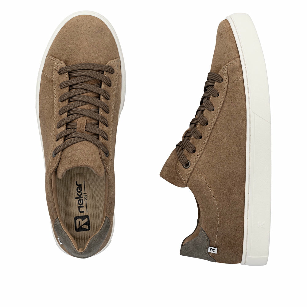 Braune Rieker Herren Sneaker Low U0701-22 aus Rauleder mit einer Schnürung. Schuh von oben, liegend.