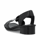 Schwarze Rieker Riemchensandaletten 62662-01 mit einem Gummizug. Schuh von hinten.