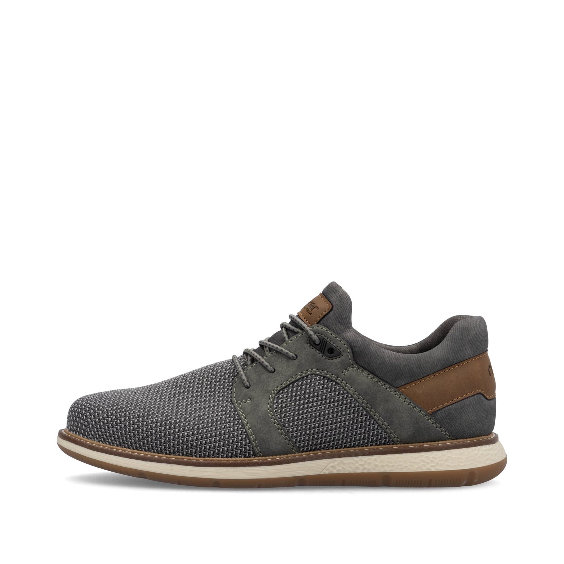 Graue Rieker Herren Slipper 04452-42 mit einem Gummizug sowie Komfortweite G 1/2. Schuh Außenseite.