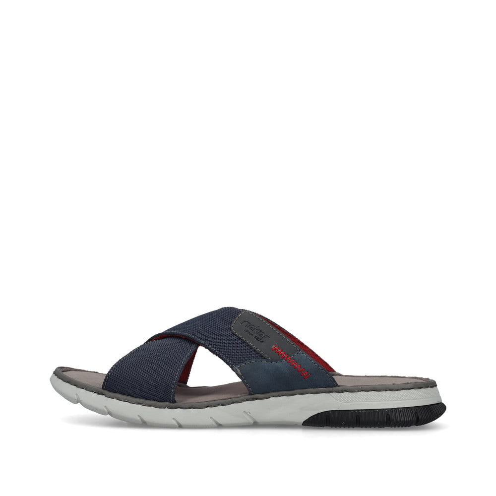 Blaue Rieker Herren Pantoletten 25250-14 mit der Komfortweite G. Schuh Außenseite.