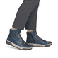 Dunkelblaue Rieker Damen Kurzstiefel N0730-14 mit einem Reißverschluss. Schuh am Fuß.