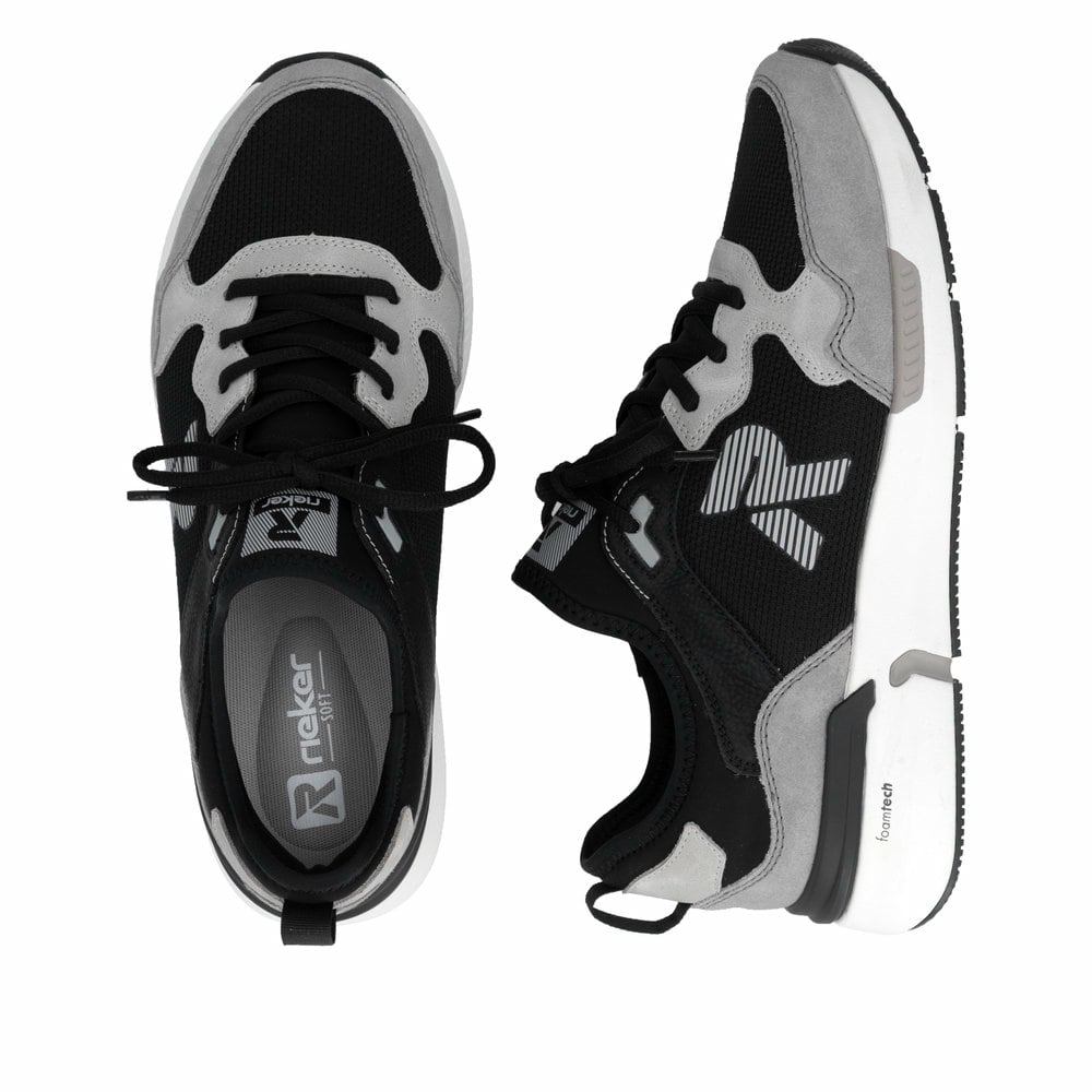 Mocassins Rieker noirs pour homme U1405-00 avec bande élastique. Chaussure vue de dessus, couchée.