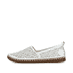Weiße Rieker Ballerinas M2851-80, Barfußschuhe in Löcheroptik mit einem Gummizug. Schuh Außenseite.