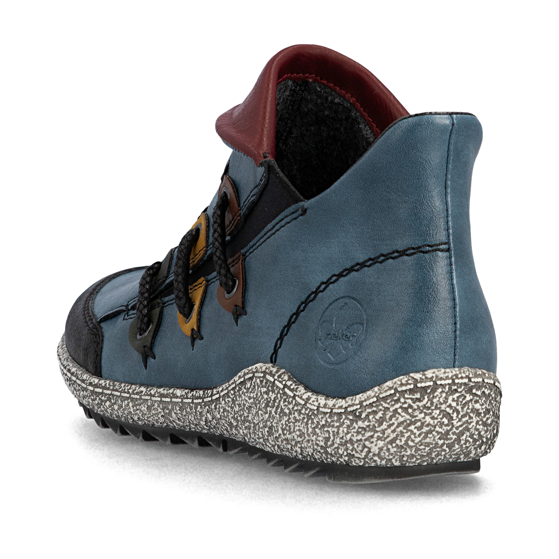 Ozeanblaue Rieker Damen Slipper Z7582-00 mit einer Profilsohle. Schuh von hinten