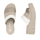 Beige vegane Rieker Damen Pantoletten 68092-62 mit einer extra weichen Decksohle. Schuh von oben, liegend.