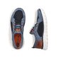 Blaue Rieker Herren Slipper B6660-14 mit einem Gummizug sowie Komfortweite G 1/2. Schuh von oben, liegend.