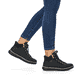
Tiefschwarze Rieker Damen Schnürschuhe Z4263-00 mit Schnürung und Reißverschluss. Schuh am Fuß