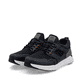 Blaue Rieker Herren Sneaker Low 09102-14 mit einem Gummizug. Schuhpaar seitlich schräg.