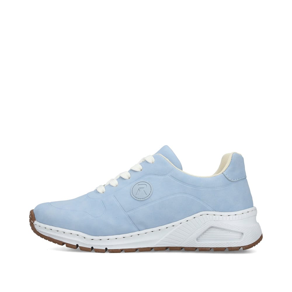 Blaue Rieker Damen Sneaker Low M4903-12 mit abgesetztem Logo sowie Schnürung. Schuh Außenseite.