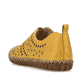 Gelbe Rieker Damen Slipper M2852-68, Barfußschuhe mit einem Gummizug. Schuh von hinten.