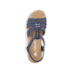Blaue Rieker Keilsandaletten V1206-14 mit Schmuckelementen sowie einem Gummizug. Schuh von oben.