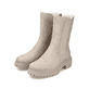 Hellbeige Rieker Damen Chelsea Boots 72683-62 mit einer schockabsorbierenden Sohle. Schuhpaar schräg.
