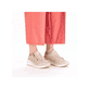 Beige Rieker Damen Sneaker Low N9517-62 mit Reißverschluss sowie Extraweite H. Schuh am Fuß.