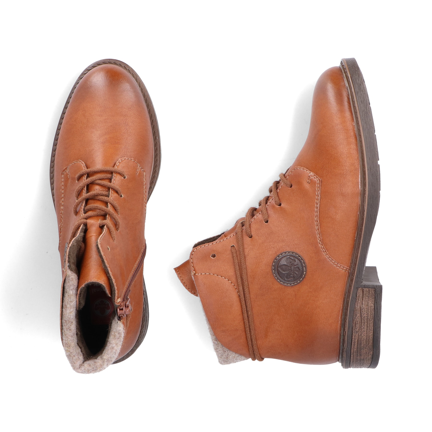 Braune Rieker Damen Schnürstiefel 71440-25 mit rundem Logo sowie Reißverschluss. Schuh von oben, liegend.