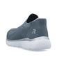 Blaue Rieker Damen Slipper M5072-10 mit Gummizug sowie einer ultraleichten Sohle. Schuh von hinten.