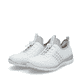 Weiße Rieker Damen Slipper L3259-80 mit einem Gummizug. Schuhpaar seitlich schräg.