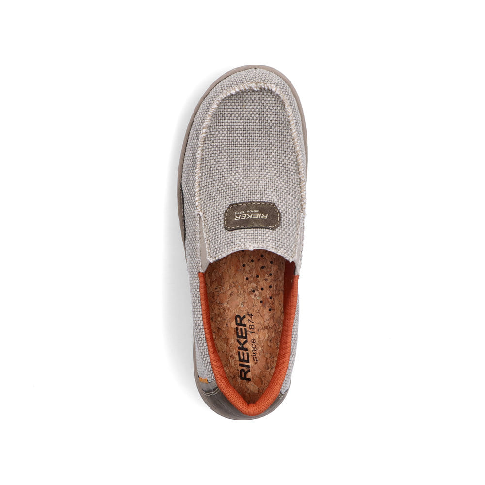 Beige Rieker Herren Slipper 08651-62 mit einem Gummizug sowie der Extraweite H. Schuh von oben.