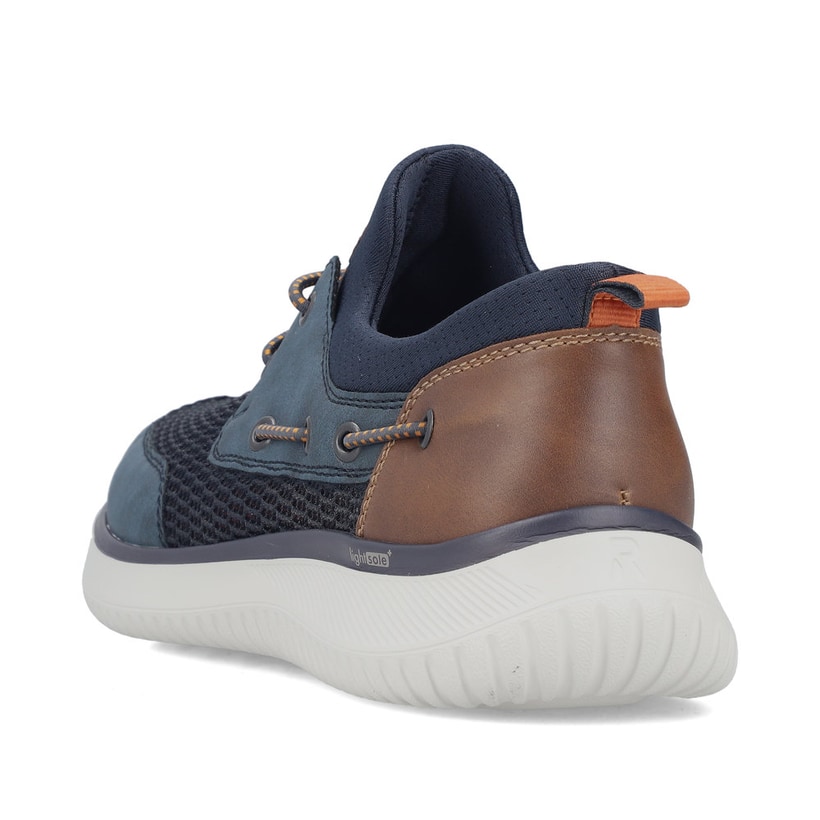 Blaue Rieker Herren Slipper B9643-14 mit einem Gummizug sowie der Komfortweite G. Schuh von hinten.