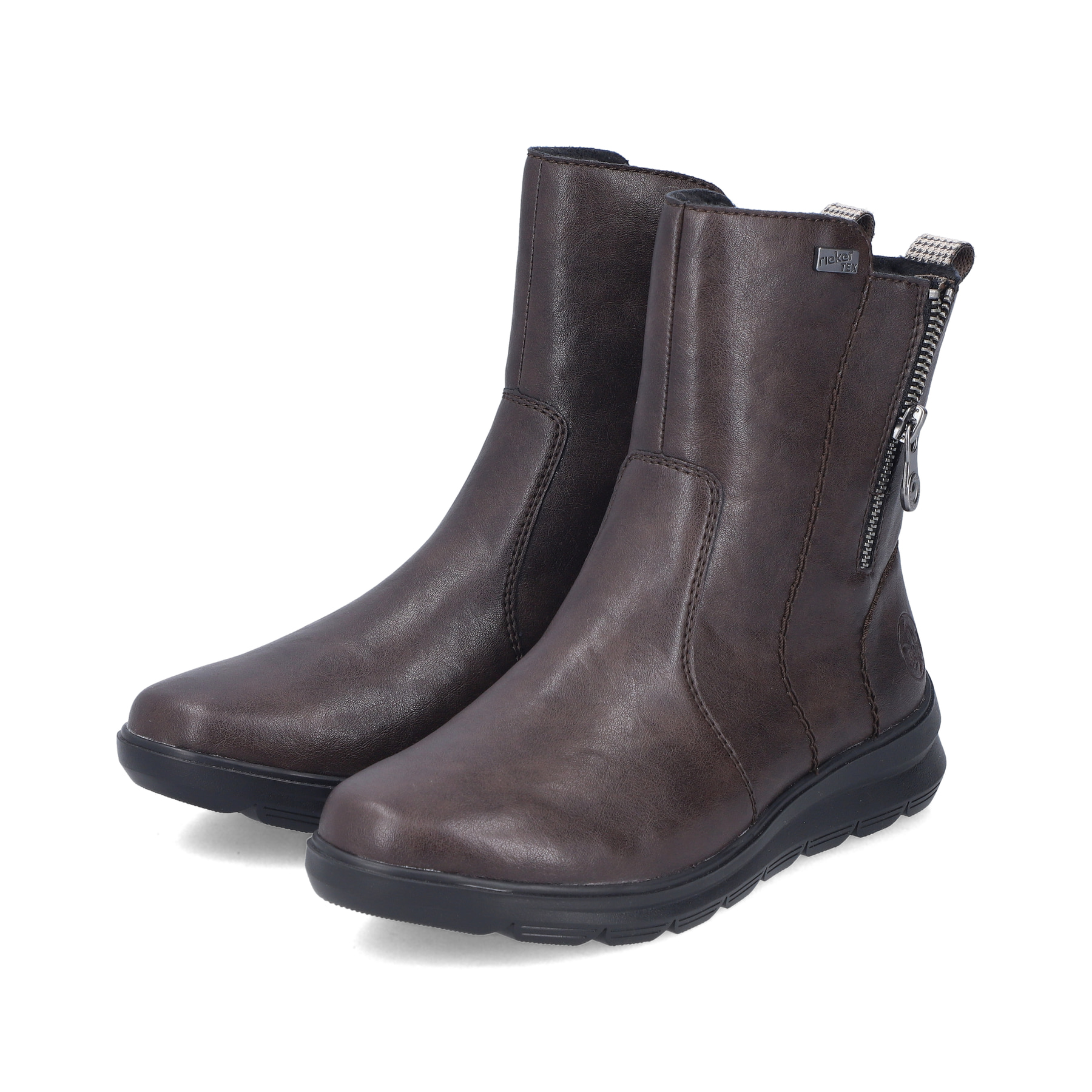 Dunkelbraune Rieker Damen Kurzstiefel Z0074-25 mit wasserabweisender TEX-Membran. Schuhpaar seitlich schräg.