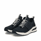 Dunkelblaue Rieker Damen Sneaker Low M6651-14 mit Gummizug sowie Extraweite H. Schuhpaar seitlich schräg.
