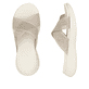 Beige vegane Rieker Damen Pantoletten V2105-60 mit einer ultraleichten Sohle. Schuh von oben, liegend.