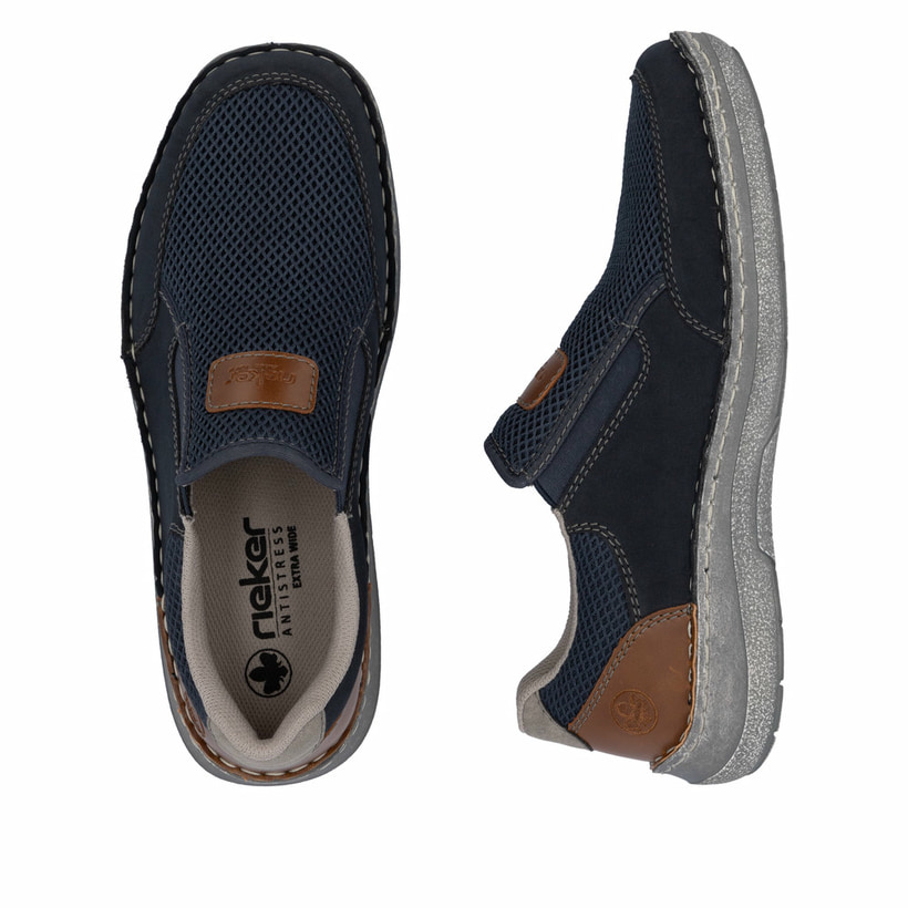 Blaue Rieker Herren Slipper 03053-14 mit einem Gummizug sowie der Extraweite H. Schuh von oben, liegend.