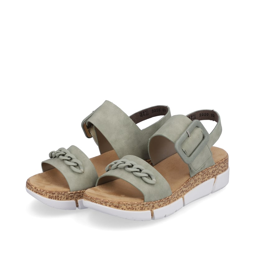 Grüne Rieker Damen Riemchensandalen V2350-52 mit einem Klettverschluss. Schuhpaar seitlich schräg.