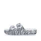 Schwarzweiße Rieker Damen Pantoletten P2450-81 mit angesagtem Animal-Print. Schuh Außenseite.