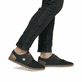 Blaue Rieker Herren Schnürschuhe B5249-14 mit der Komfortweite G 1/2. Schuh am Fuß.